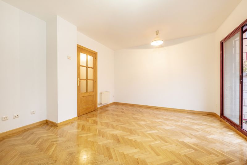 Floor Varnishing in Alpharetta, GA